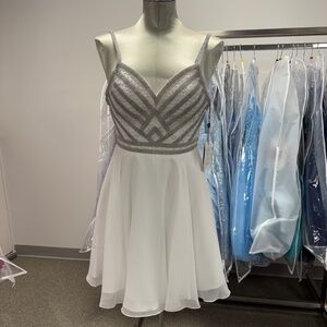 NWT Alyce Paris Style 4150 White Cocktail Dress